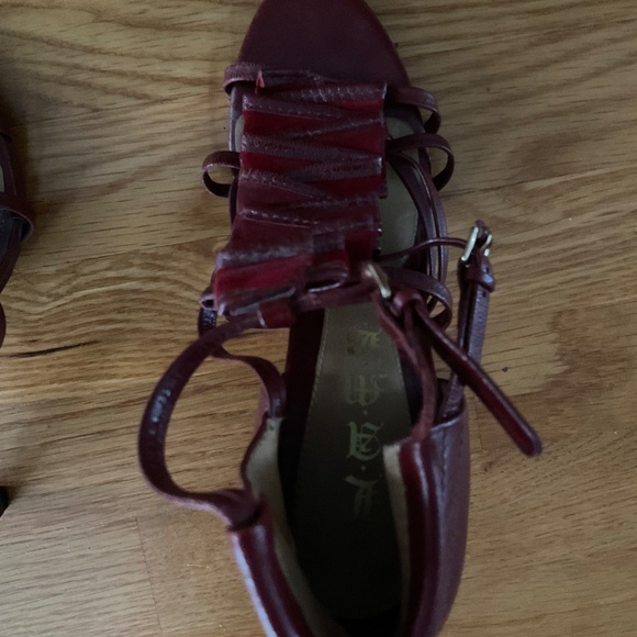 Red L.A.M.B -Gwen Staffani sandal/stilettos size 7 - Picture 6 of 7